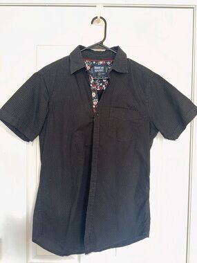 Monument Black Short-Sleeve Button-Down Shirt with Floral Trim